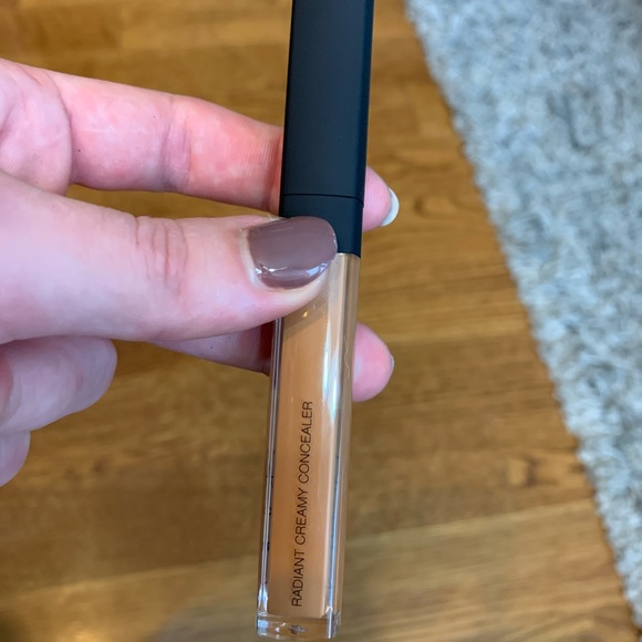 New NARS Radiant Creamy Concealer Truffle - Picture 4 of 9